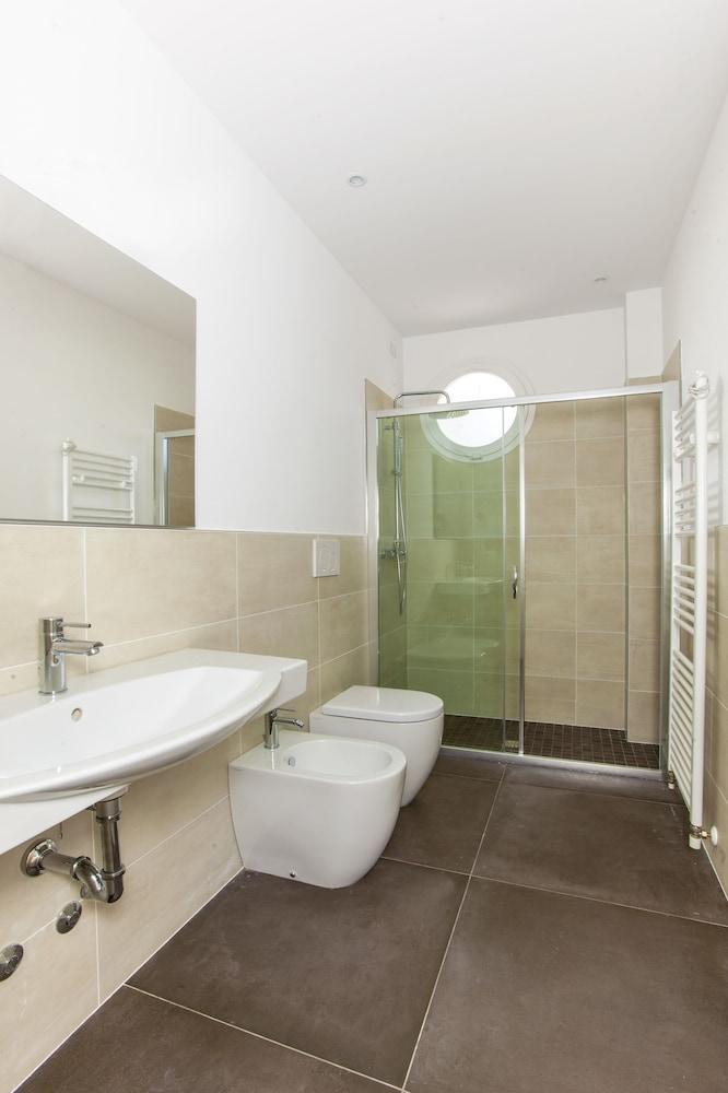 Hotel Houston Suites Римини Экстерьер фото