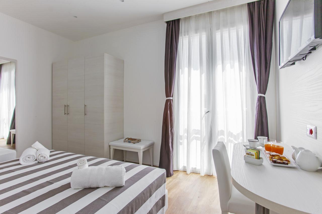 Hotel Houston Suites Римини Экстерьер фото