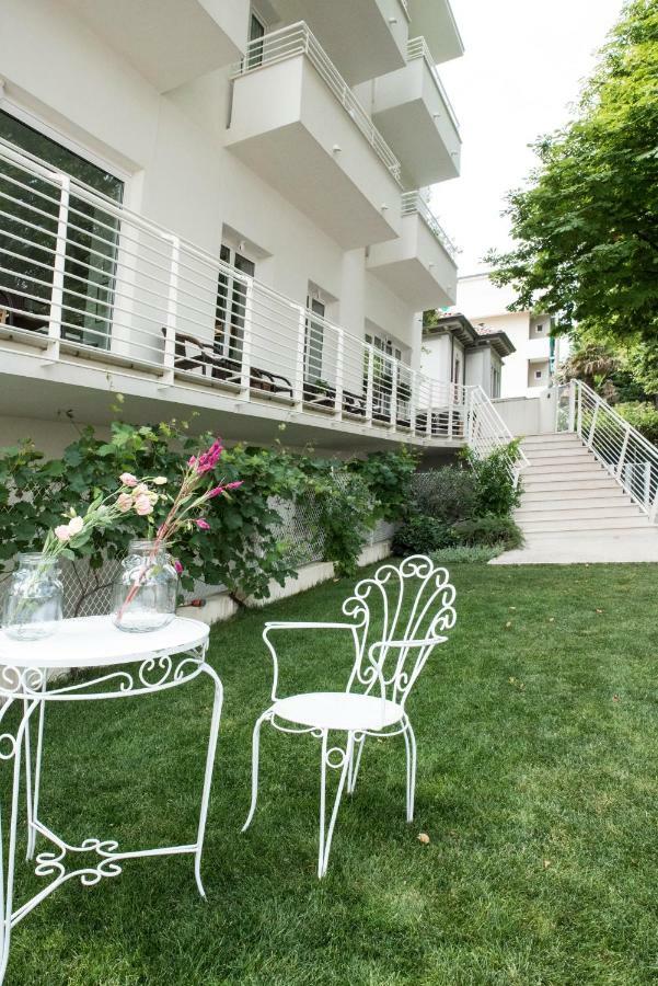 Hotel Houston Suites Римини Экстерьер фото